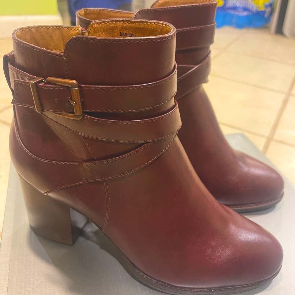 Brown Leather Cloudwalker Booties - Brand New Size 10W